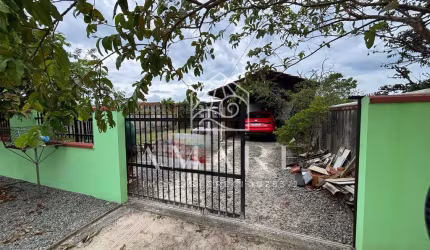 Casa com 2 quartos à venda na Praia do Ervino, São Francisco do Sul  por R$ 300.000