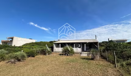 Casa com 1 quarto à venda na Praia do Ervino, São Francisco do Sul  por R$ 450.000