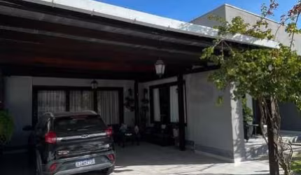 Casa a 300m do mar, com 3 suítes, zona velha Balneário Rincão