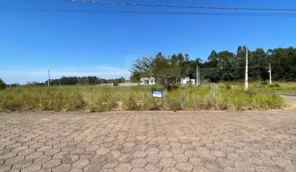 Terreno de esquina no Rio Maina