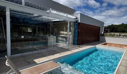 Casa com piscina e área gourmet em Condomínio Fechado em Criciúma