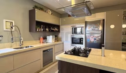 APARTAMENTO MOBILIADO COM PISCINA EM CRICIÚMA