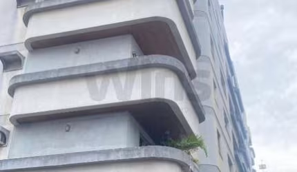 Amplo apartamento 4 dormitórios 1 suíte  e 2 garagens