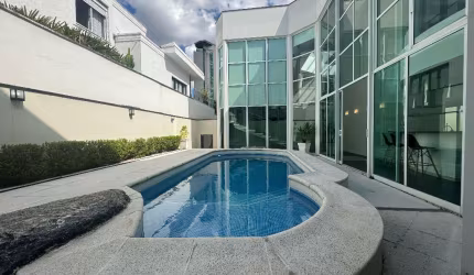 Casa de condomínio para alugar com 400m² , 3 quantos e 4 Vagas .