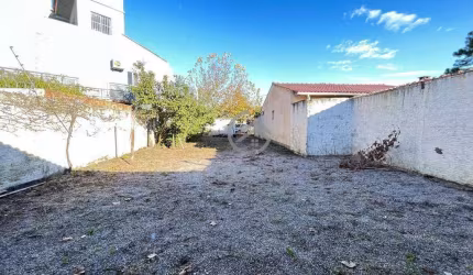 Terreno Recanto de Portugal com prédio