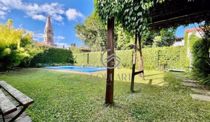 Casa ampla no Porto com acesso por 2 ruas diferentes