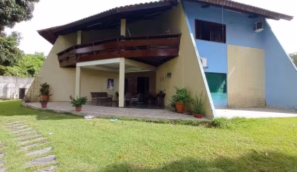 Casa para venda possui 745 metros quadrados com 8 quartos em Paupina - Fortaleza - CE