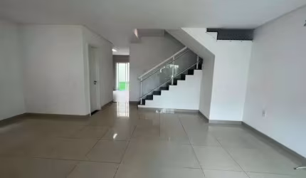 Imóvel para venda tem 150 metros quadrados com 3 quartos em Cidade dos Funcionários - Fortaleza - CE