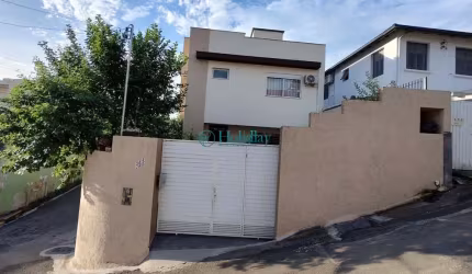 Casa com 3 quartos à venda na Rua Doutor Djalma Moellmann, 22, Centro, Florianópolis por R$ 1.000.000