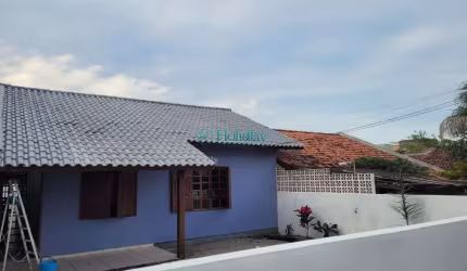 Casa com 2 quartos à venda na Servidão Dunas da Joaquina, 1, Rio Tavares, Florianópolis por R$ 790.000