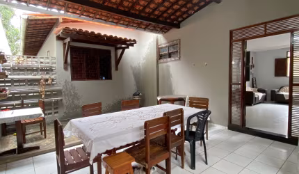 Casa à Venda em Manaíra com Energia Solar e Conforto para sua Família!