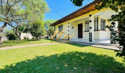 Casa com 4 quartos à venda em Butiatumirim, Colombo  por R$ 1.300.000