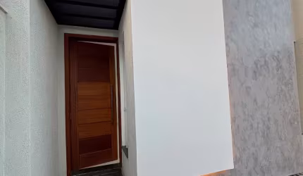 Casa com três quartos para venda na Vila Praiana - Lauro de Freitas.