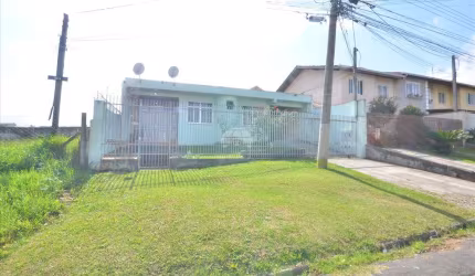 Casa com 7 quartos à venda na Rua Gustavo Schier, 944, Novo Mundo, Curitiba, 261 m2 por R$ 895.000