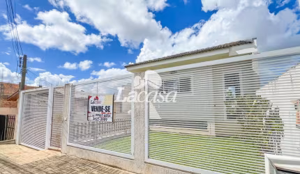 IMOBILIÁRIA LA CASA VENDE: EXCELENTE SOBRADO NA SANTANA! AMPLO ESPAÇO DE TERRENO!