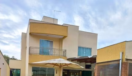 Sobrado à venda no bairro Jardim do Sol - Londrina/PR