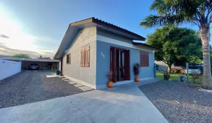 ESPAÇOSA CASA COM ANEXO E POTENCIAL DE EXPANSÃO!