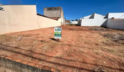 Vende-se terreno   Bairro  Altos do Palmital em - Marília-SP