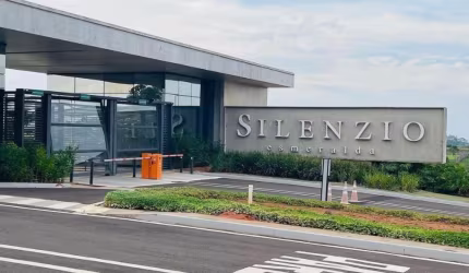 Vende-se Terreno   Condomínio Residencial Silenzio Esmeralda  em  Marília-SP