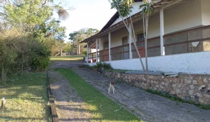 Belo Sítio, legalizado, com criação e casa sede 3 quartos, casa caseiro, curral em Itaborai  RJ