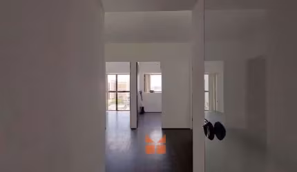 Excelente sala comercial com 52m2 em empresarial na Ilha do Leite!