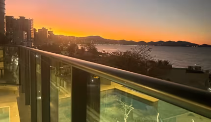 APARTAMENTO COM UMA VISTA DE TIRAR O FOLEGO