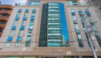 Apartamento belíssimo á 130 metros do mar