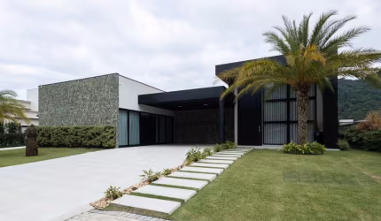 Casa á venda em condomínio