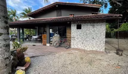 Linda casa no litoral - Condomínio Costa do Sol