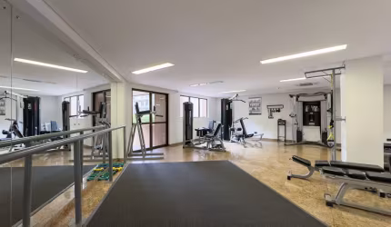 Apartamento Alto Padrão com 4 suítes, 443m² privativos, 4 vagas de garagem, no Batel