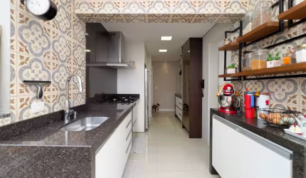 Apartamento garden com 120m² privativos, 3 quartos, 2 vagas de garagem, no Bacacheri,