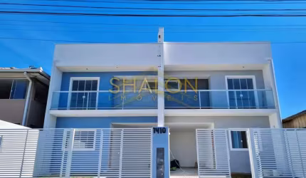 <p>SOBRADO TRIPLEX NOVO 3 QUARTOS SUITE SACADA FRENTE RUA BAIRRO ALTO CURITIBA PR</p>