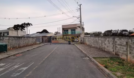 <p>Excelente Terreno em Condomínio Residencial no Bairro Rincão em Colombo.</p>