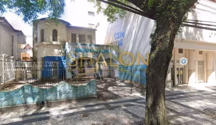 <p>TERRENO Excelente para tua empresa, entre a Carlos de Carvalho e Saldanha Marinho</p><p>Contendo um sobrado, 415m² - Terreno com 466,15m² - 12,50x37,30</p>