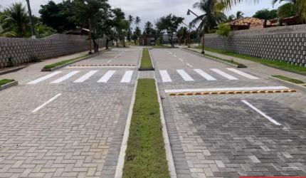 Terreno à venda na Rua Guarajuba, Guarajuba, Camaçari por R$ 2.000.000