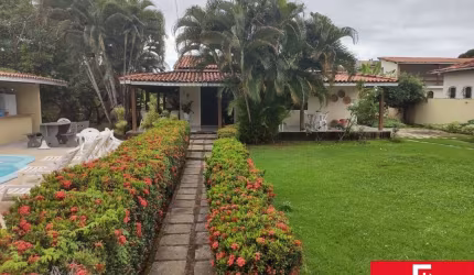Casa com 3 quartos para alugar na Estrada Do Coco, 1, Estrada do Coco, Lauro de Freitas por R$ 7.850