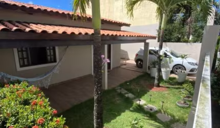 Casa com 3 quartos à venda na Avenida Professor Theócrito Batista, Caji, Lauro de Freitas por R$ 680.000