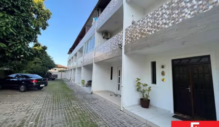 Casa com 3 quartos à venda na Rua Maria dos Reis Silva, Miragem, Lauro de Freitas por R$ 540.000