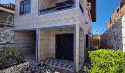 Casa com 4 quartos à venda na Rua Itapuã, Itapuã, Salvador por R$ 390.000