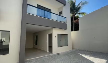 Casa com 4 quartos à venda na Rua Itamari, Pitangueiras, Lauro de Freitas por R$ 650.000