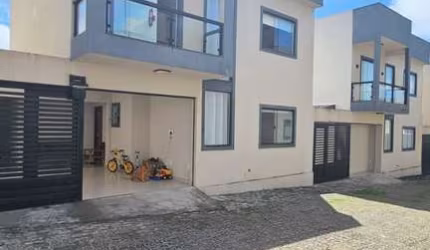Casa com 3 quartos à venda na Miragem, Miragem, Lauro de Freitas por R$ 850.000