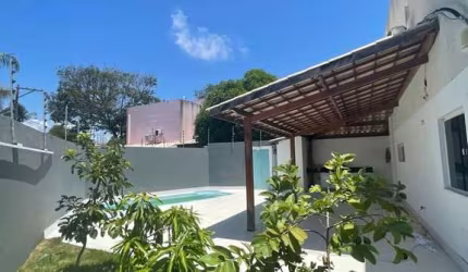 Casa com 3 quartos à venda na Rua Elsa Paranhos, Ipitanga, Lauro de Freitas por R$ 1.000.000