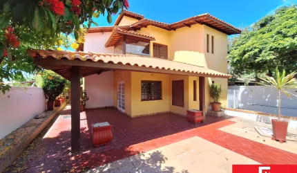 Casa com 5 quartos à venda na Rua Osvaldo B Pitangueiras, Pitangueiras, Lauro de Freitas por R$ 920.000