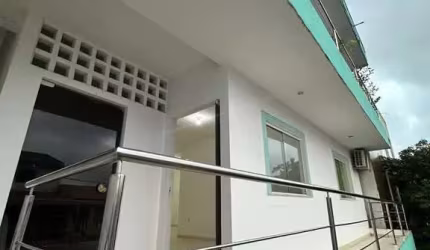 Casa com 2 quartos para alugar na Jardim Do Jockey, Jardim do Jockey, Lauro de Freitas por R$ 1.850
