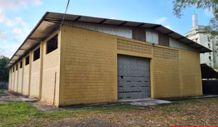 Barracão / Galpão / Depósito para alugar na Rua teórico Batista, Quintas do Picuaia, Lauro de Freitas por R$ 25.000