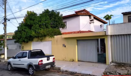Casa com 4 quartos à venda na Avenida Amarílio Thiago dos Santos, Ipitanga, Lauro de Freitas por R$ 650.000