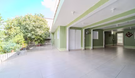 Casa à venda na Rua Adhemar Teixeira Machado, Veloso, Osasco - SP