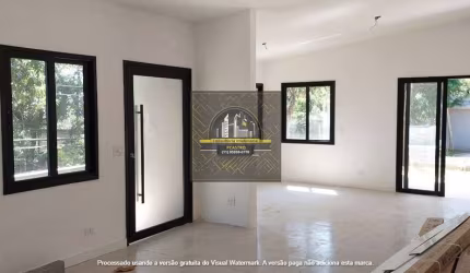 Casa à venda na Estrada Fazendinha, Jardim Ana Estela, Carapicuíba - SP