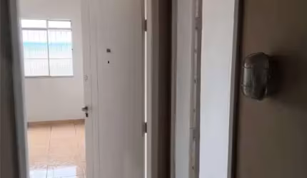 Apartamento à venda na Rua João XXIII, Monte Castelo, Volta Redonda - RJ