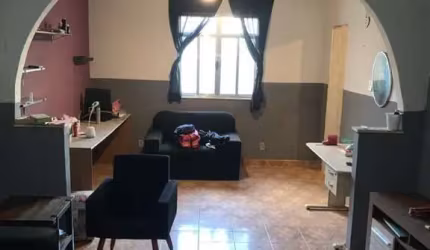 Casa à venda na Rua Barão de Tefé, Jardim Vinte e Cinco de Agosto, Duque de Caxias - RJ